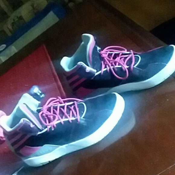 Adidas - Picture 3 of 4